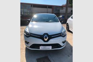 RENAULT Clio dCi 8V 75CV 5p. Moschino Intens