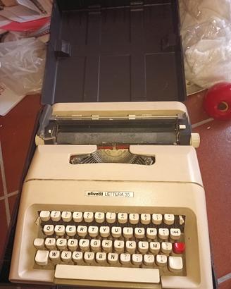 Macchina da scrivere Olivetti Lettera 35 vinantica