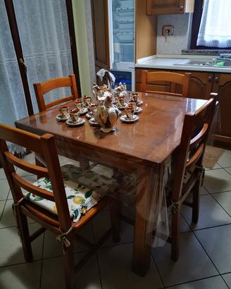 tavolo e 4 sedie 
