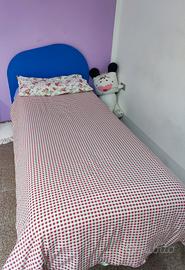 armadio e lettino cameretta