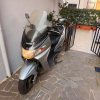 Suzuki burgman 250