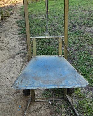 carrello elevatore damigiane