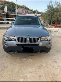 BMW X3 grigio