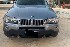 BMW X3 grigio