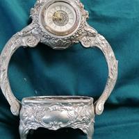 Orologio antico con portagioie