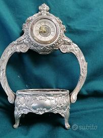 Orologio antico con portagioie