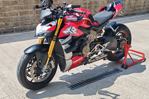 Ducati Streetfighter V4s