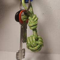 Portachiavi cordino fatto a mano