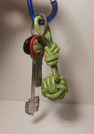 Portachiavi cordino fatto a mano