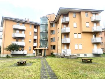 LUMINOSO E RIFINITO APPARTAMENTO TRICAMERE CON ...