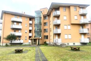 LUMINOSO E RIFINITO APPARTAMENTO TRICAMERE CON ...