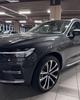 Volvo XC60 Recharge T6 Plug-in AWD autom. Rec...
