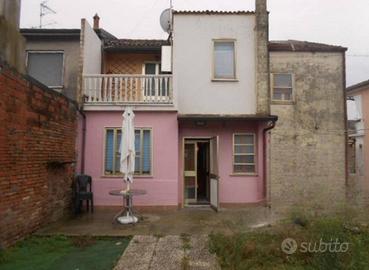 Immobile in asta di 95 m² con 3 locali a Lagosanto
