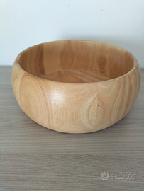 Ciotola grande in legno chiaro