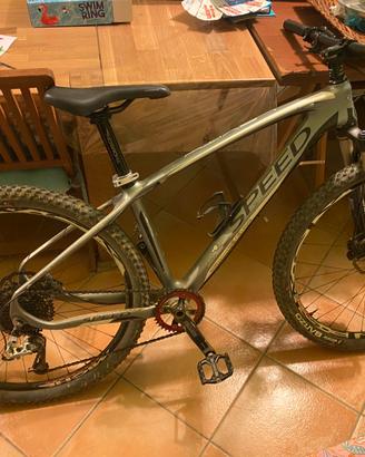 Speed taglia M carbonio 27,5