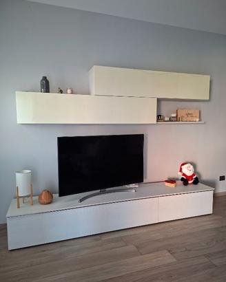 Salotto moderno molto capiente