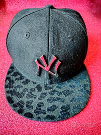 Cappello donna marca New Era. 