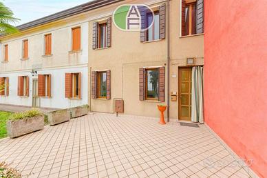 DOLO PORZIONE A SCHIERA CON TRE CAMERE