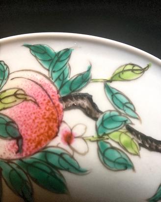 Ciotola antica cinese con frutta pesche Cina