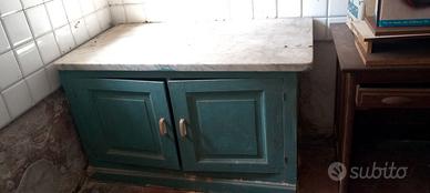 Mobili con piano in marmo