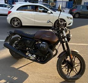 MOTO GUZZI V7 III 750 Stone Night Pack Abs