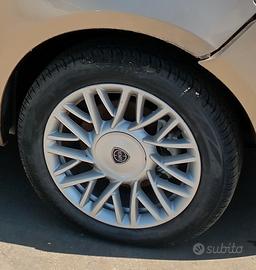 Cerchi 15" Lancia Y originali in lega. nuovi