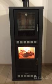 Stufa a legna con forno