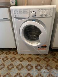 Lavatrice  Indesit REC62051