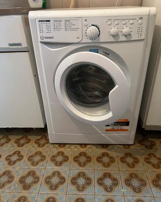 Lavatrice  Indesit REC62051