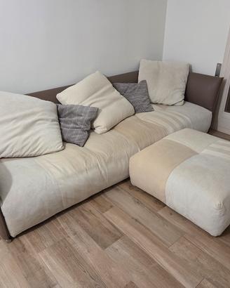 Divano Saba Pixel con Pouf e cuscini