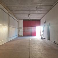 Ampio locale uso magazzino