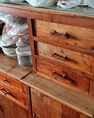 Mobili antichi fatti a mano