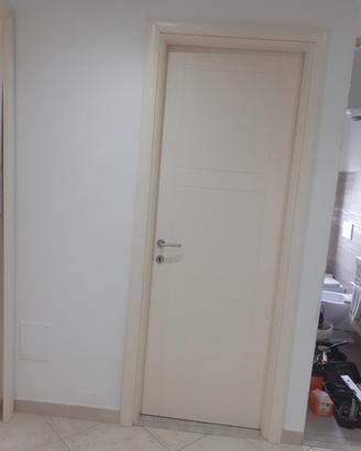 porta da interno a battente laccata avorio. 