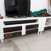 Mobile TV Artigianale in Legno di Pallet