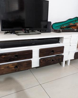 Mobile TV Artigianale in Legno di Pallet