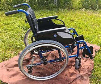 Carrozzina/ sedia a rotelle leggera Vermeiren D200