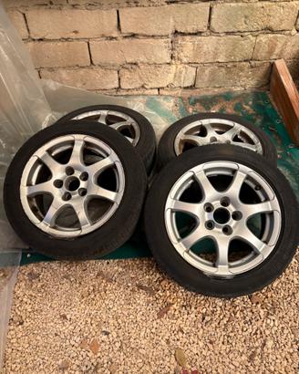 Cerchi in lega 15 pollici per Audi A1/VW con gomme