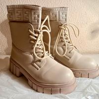 Scarponcini invernali (tipo anfibi)