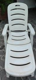 Lettino sdraio in resina estate casa vacanza