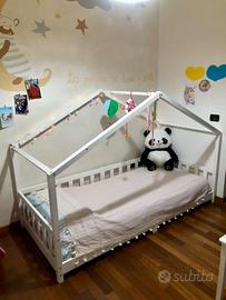 Letto Montessori a casetta per bambini