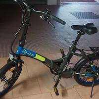 bici elettrica argento piuma