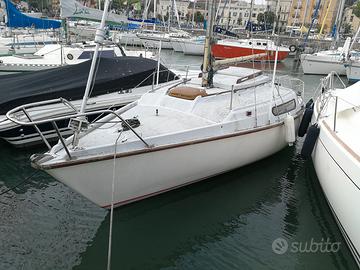 imbarcazione a vela edel 4