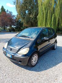 Mercedes classe A140 con gancio di traino 