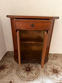 Mobiletto antico
