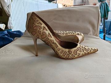 Scarpe a punta tacco 10 nuove colore oro