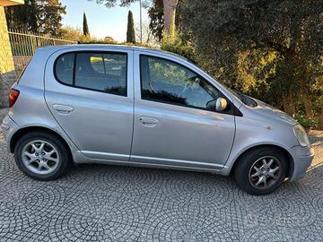 Toyota yaris anno 2005