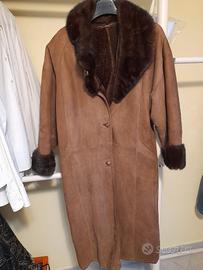 Cappoto montone con collo e polsini in visone