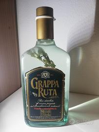 Vecchia bottiglia di Grappa Ruta