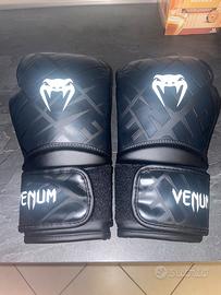 Guantoni da boxe venum nuovi usati 1 volta