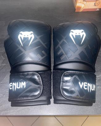 Guantoni da boxe venum nuovi usati 1 volta